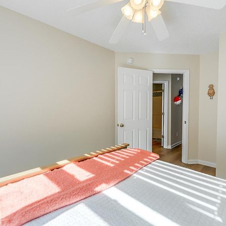 Well-Equipped Emerald Isle Townhome Pets Welcome! Екстер'єр фото