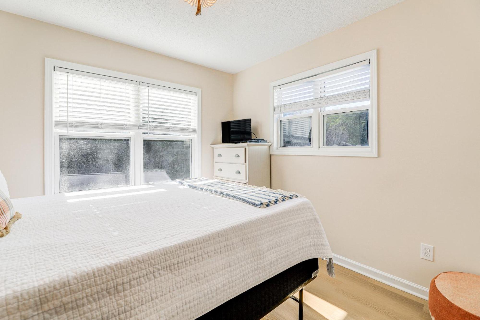 Well-Equipped Emerald Isle Townhome Pets Welcome! Екстер'єр фото